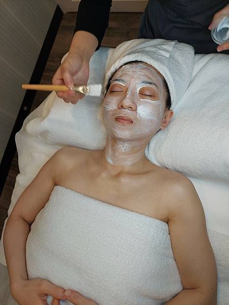 <美容-新北永和>小臉按摩_ 易筋撥氣拓小顏課程 讓小女孩變 <美容-新北永和>小臉按摩_ 易筋撥氣拓小顏課程 讓小女孩變