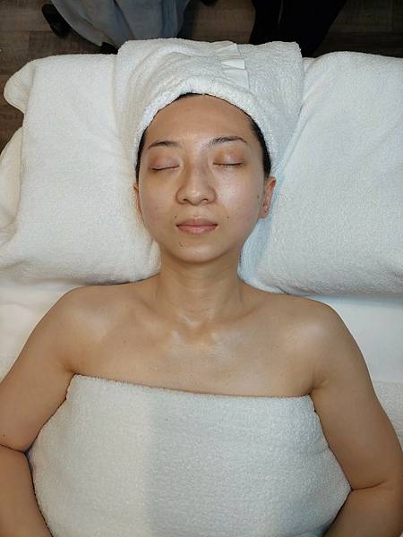 <美容-新北永和>小臉按摩_ 易筋撥氣拓小顏課程 讓小女孩變 <美容-新北永和>小臉按摩_ 易筋撥氣拓小顏課程 讓小女孩變