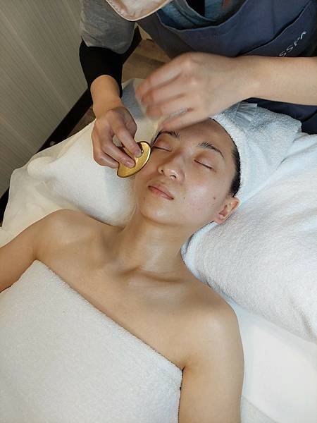 <美容-新北永和>小臉按摩_ 易筋撥氣拓小顏課程 讓小女孩變 <美容-新北永和>小臉按摩_ 易筋撥氣拓小顏課程 讓小女孩變