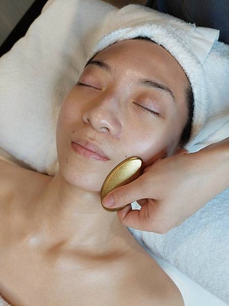 <美容-新北永和>小臉按摩_ 易筋撥氣拓小顏課程 讓小女孩變 <美容-新北永和>小臉按摩_ 易筋撥氣拓小顏課程 讓小女孩變