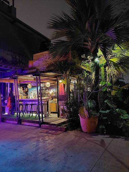 <食記-桃園青埔>2023青埔秘境酒吧-飲居 Behide( <食記-桃園青埔>2023青埔秘境酒吧-飲居 Behide(