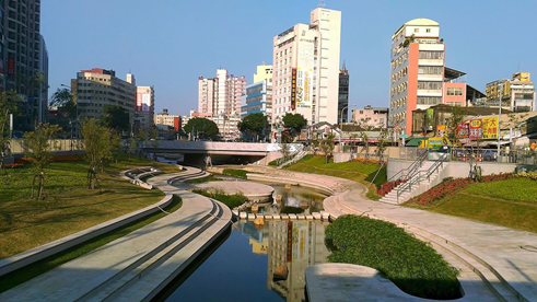 丸文-台中新景點 丸文-台中新景點