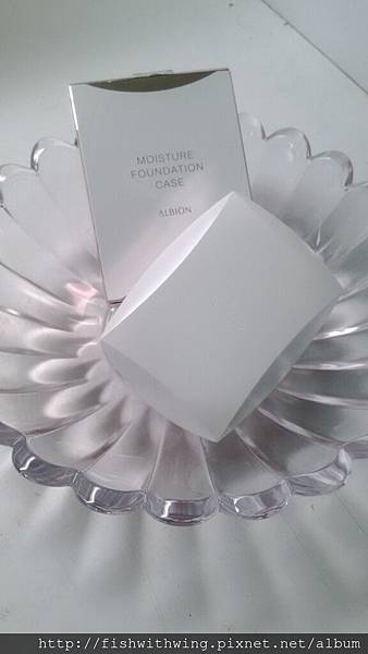 Albion 潤雪膚 粉餅
