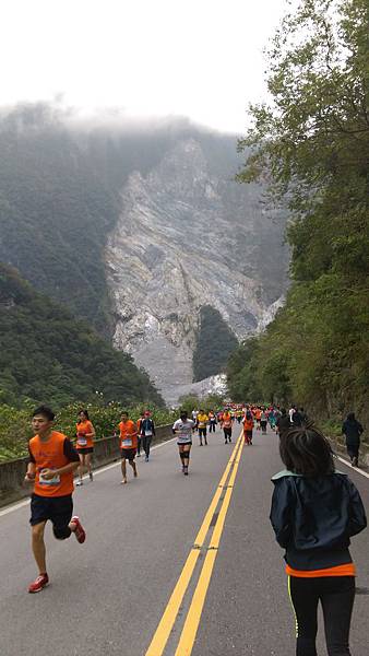 2014.12.13 太魯閣馬拉松 半馬 (27).jpg