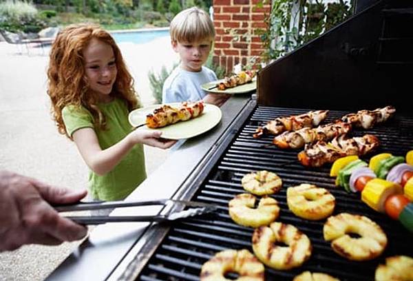 getty_rm_photo_of_kids_by_grill.jpg