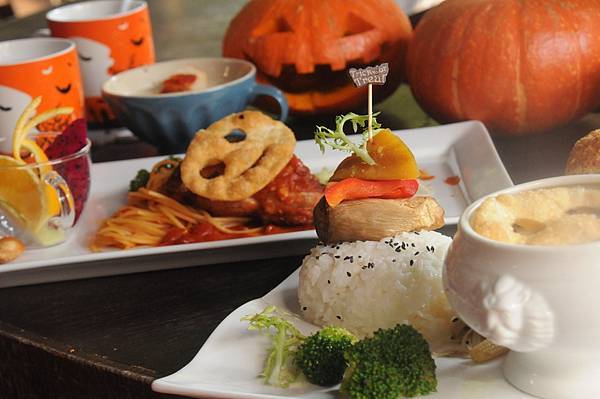 台中萬聖節活動派對 304895559_7987629374644921_7929492751678870076_n.jpg