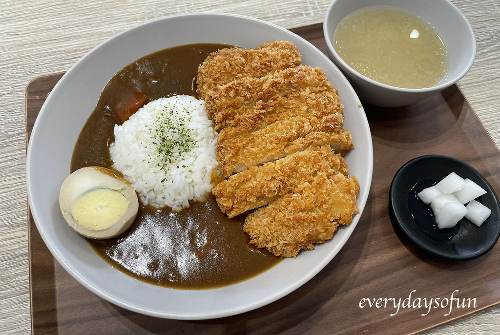 濟濟一堂咖哩專賣店,聽說便宜又好吃 濟濟一堂咖哩專賣店,聽說便宜又好吃