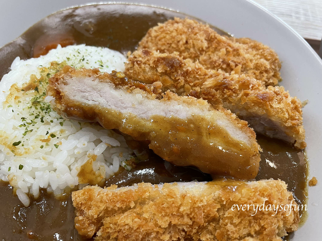 外層的酥脆爽口,裡面還保有肉汁 外層的酥脆爽口,裡面還保有肉汁