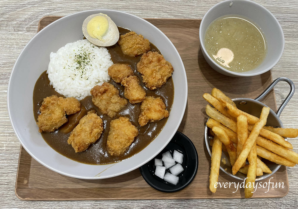 滿天雞厚咖哩飯 滿天雞厚咖哩飯