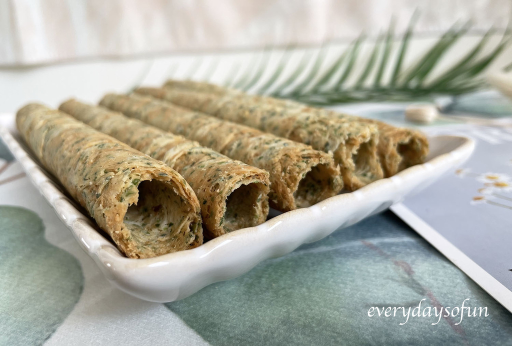 鹹香可口的味道,咀嚼後慢慢散發出蛋香,吃起來鹹甜兼具 鹹香可口的味道,咀嚼後慢慢散發出蛋香,吃起來鹹甜兼具