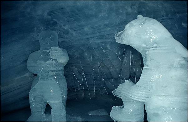 隧道冰雕1998.8.26.jpg