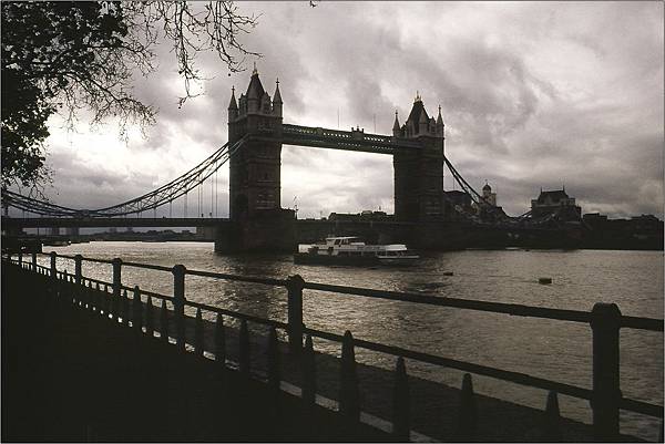 倫敦塔橋1985.8.24.jpg