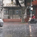 雨中行車2012.4.13.JPG