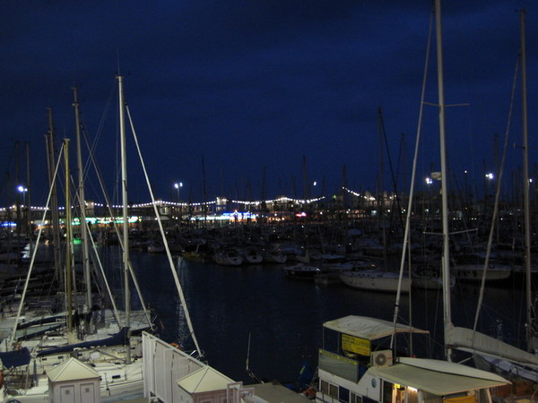 夜晚的巴塞隆那港