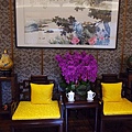 〈圖三〉此為見證歷史的兩張太師椅，曾有許多著名台灣人士到此參觀.jpg