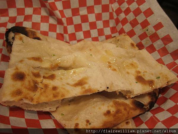 Homemade Plain Naan (印度烤餅 $2.5), 好吃!!