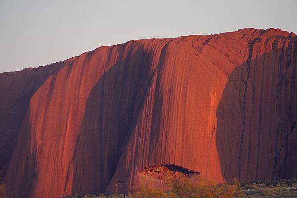 巨名烏魯魯擁有古老的地貌，位於烏魯魯-加他茱達國家公園（Uluru-Kata Tjuta National Park）的心臟地帶，名列世界文化遺產。