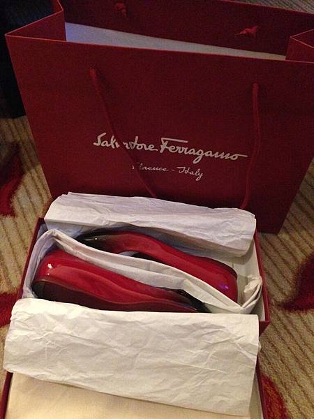 Flat 135/愛穿搭 Salvatore Ferragamo 桃園機場遇到的折扣品 開箱