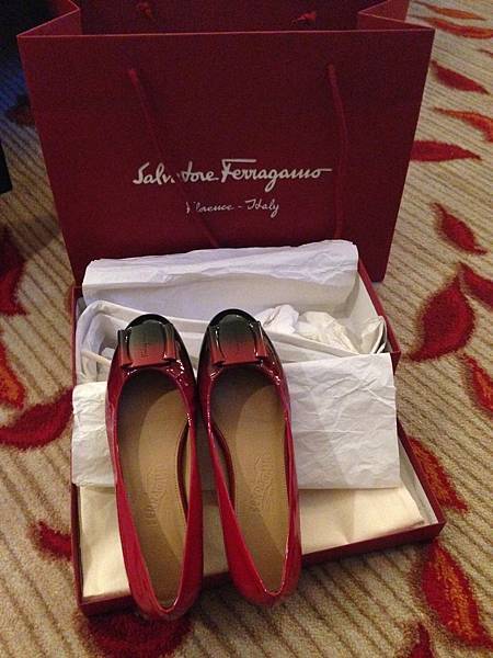 Flat 135/愛穿搭 Salvatore Ferragamo 桃園機場遇到的折扣品 開箱