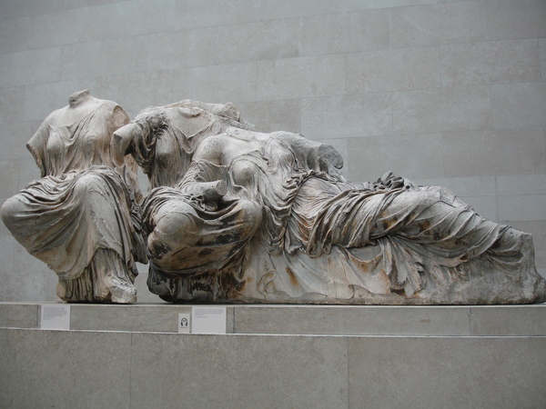 pediment 組合貌的另一邊