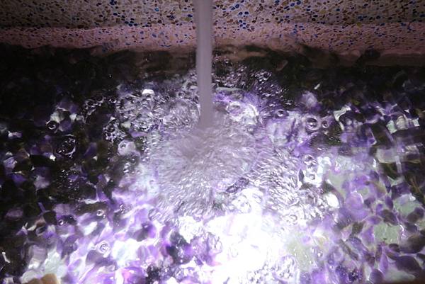 1540127919-4046171611_l