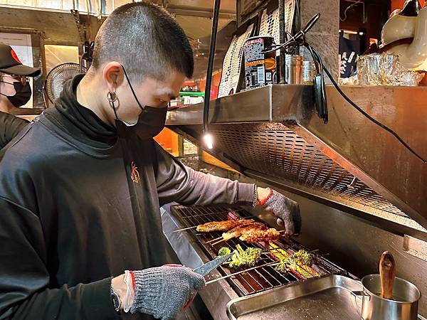 【台北中山區美食推薦】柒串燒屋｜豪邁霸氣的美味居酒屋｜平價串