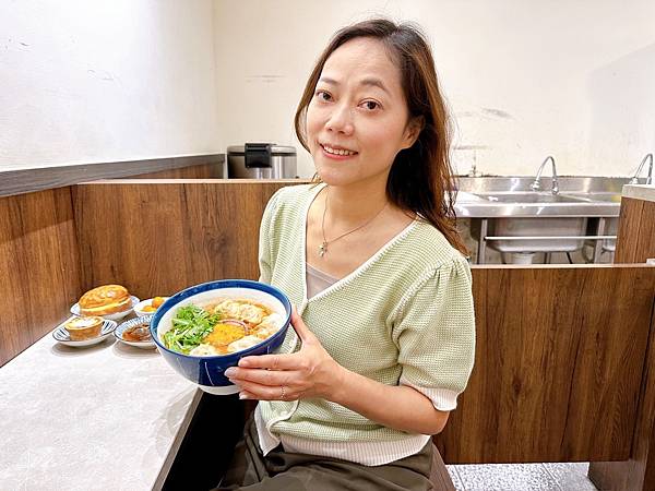 【頭份美食推薦】港島主麵頭份店｜創意港式麵食｜舒適用餐空間｜