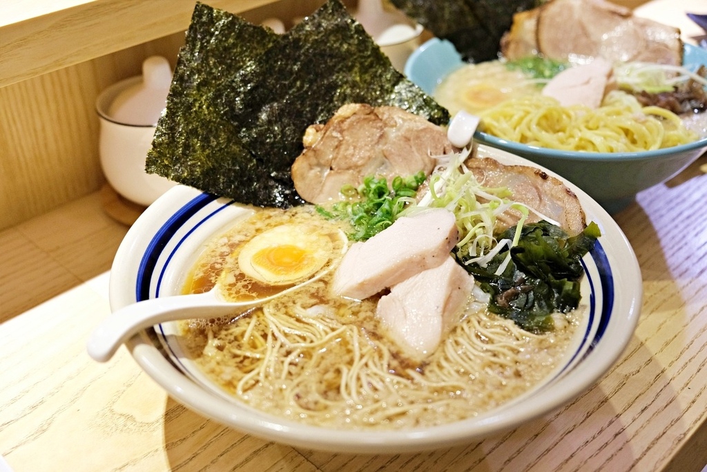 台南拉麵推薦【大宮町ラーメン】美味拉麵，附餐前小菜，客製化拉