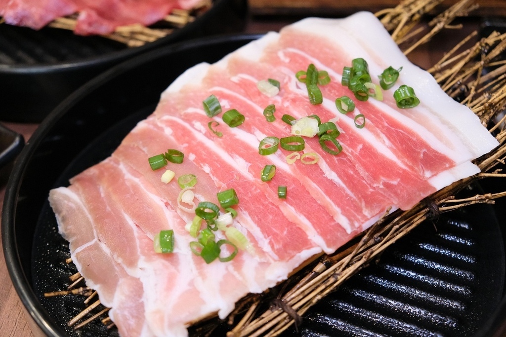 新市火鍋燒肉【漾煙鍋】主打個人小火鍋、日本燒肉文字爐！A5和