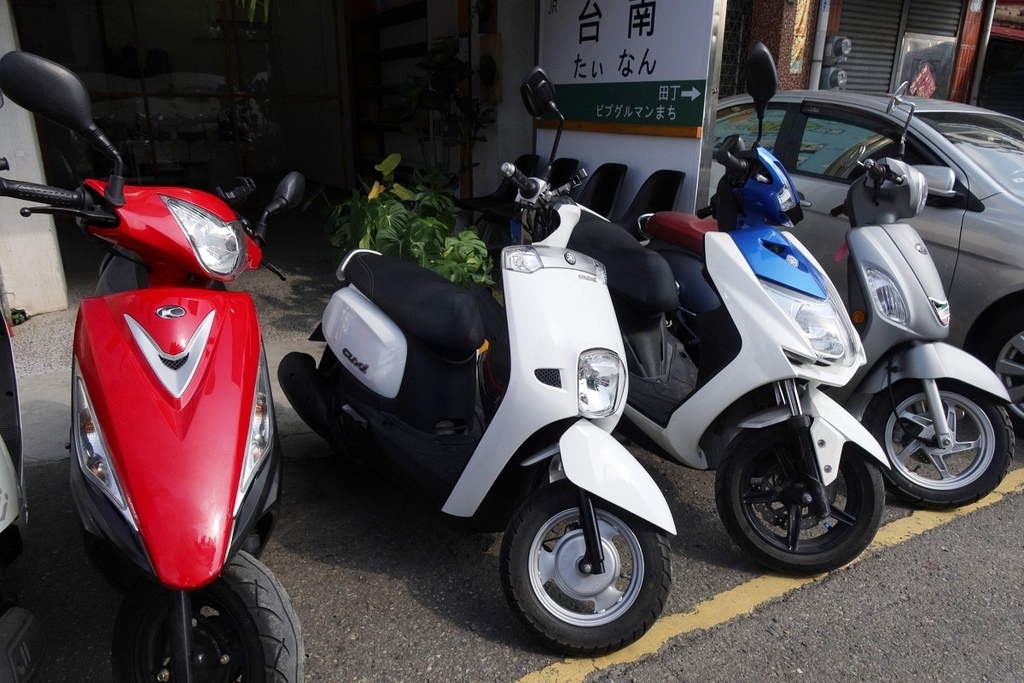 台南租機車推薦【卓凌機車出租】台南火車站租機車，平日、假日一