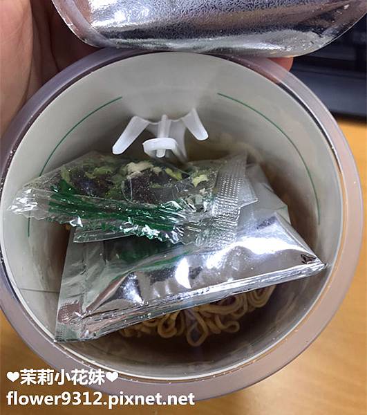 NUNU越南泡麵 杯麵 (9).JPG