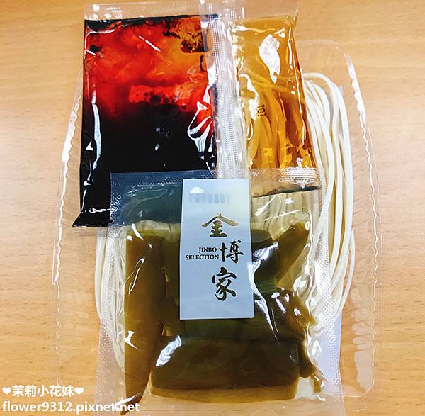 金博家 辣椒先生 老蕭拌麵 油潑小辣 醇醬微辣 經典剝皮辣椒 (6).JPG