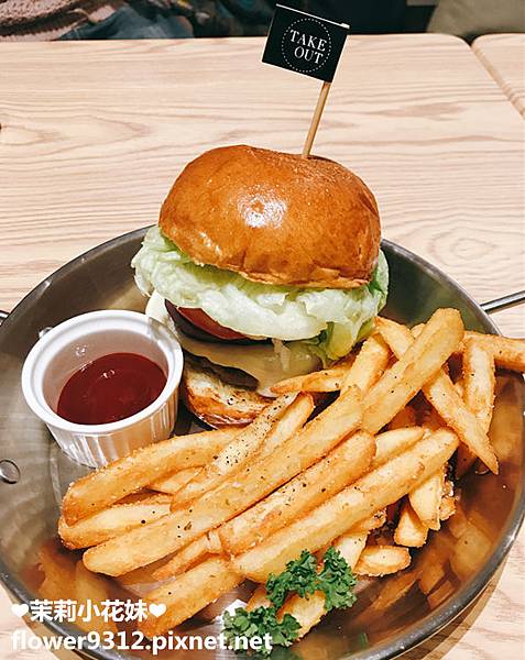  Take Out Burger&Cafe 手工漢堡 (10).JPG