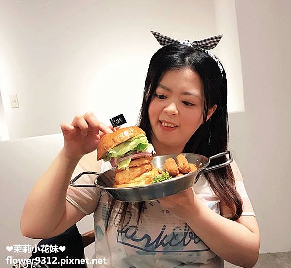  Take Out Burger%26;Cafe 手工漢堡 (26).JPG