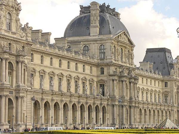 羅浮宮的建築