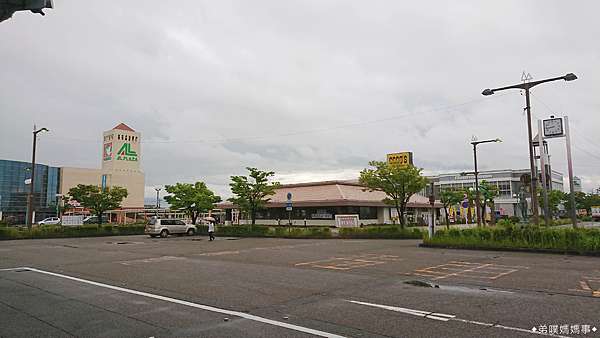 日本 富山 免費入園 交通搭乘 瘋狂爬爬通道兒童館 搭火車遊園 2萬株70種滿滿紫陽花季 繡球花 玩水遊樂設施 恐龍動物遊樂設施 太閣山縣民公園 富山県民福祉公園 弟噗媽媽事花園 手作 親子 旅遊 園藝 痞客邦 日本 富山 免費入園 交通搭乘 瘋狂爬爬通道兒童館 搭火車遊園 2萬株70種滿滿紫陽花季 繡球花 玩水遊樂設施 恐龍動物遊樂設施 太閣山縣民公園 富山県民福祉公園 弟噗媽媽事花園 手作 親子 旅遊 園藝 痞客邦