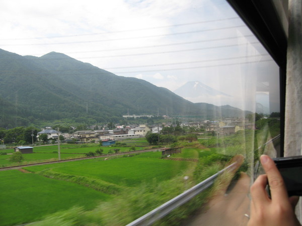 開始看見富士山了