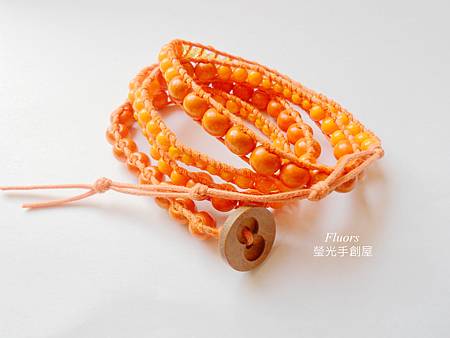多圈纏繞式手環~糖果色木珠/橘