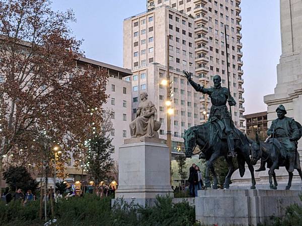 疫情後旅遊業興起，大增網路使用量那現在 4G 和 5G 的網