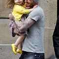 97c83953-78f8-4516-882f-d68a52353046_david-beckham-harper-paris-smiles.jpg