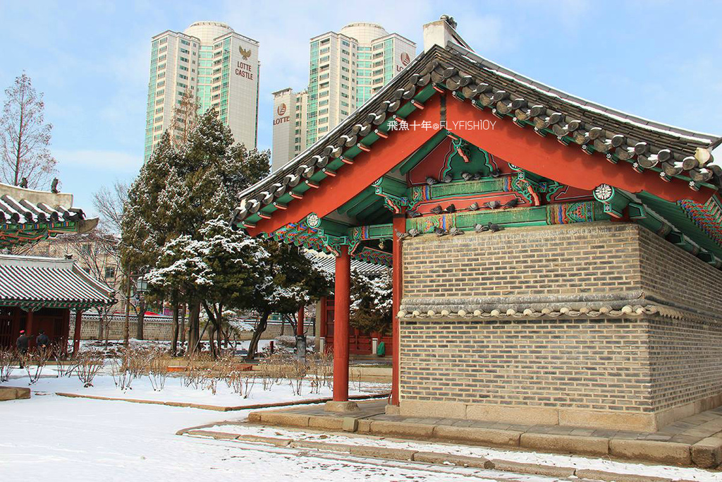 韓國首爾。下大雪的東廟、南山谷韓屋村(남산골한옥마을)、 土