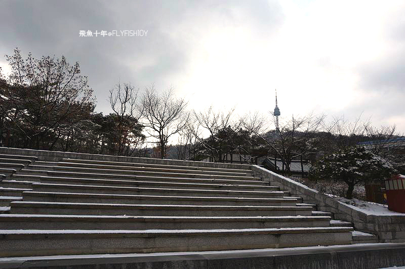 韓國首爾。下大雪的東廟、南山谷韓屋村(남산골한옥마을)、 土