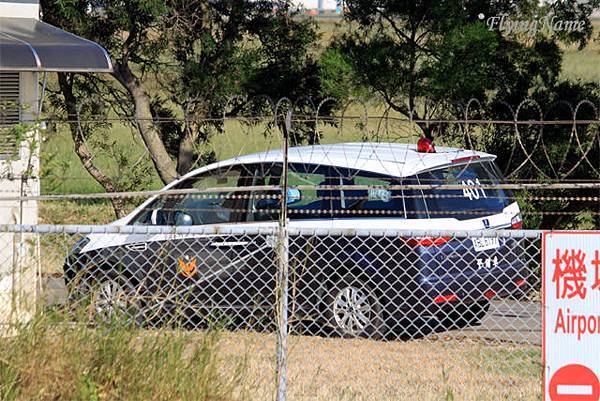 航空警察局 Luxgen MPV 警備車