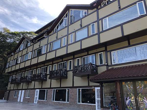 南投親子溫泉飯店 廬山雲鄉溫泉山莊 超大戶外溫泉池 小木屋內裝 親子溫泉飯店大推薦 薇琪 吉米の生活小札記 痞客邦