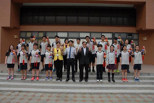 18193063_936991566404644_7912397388100819102_o