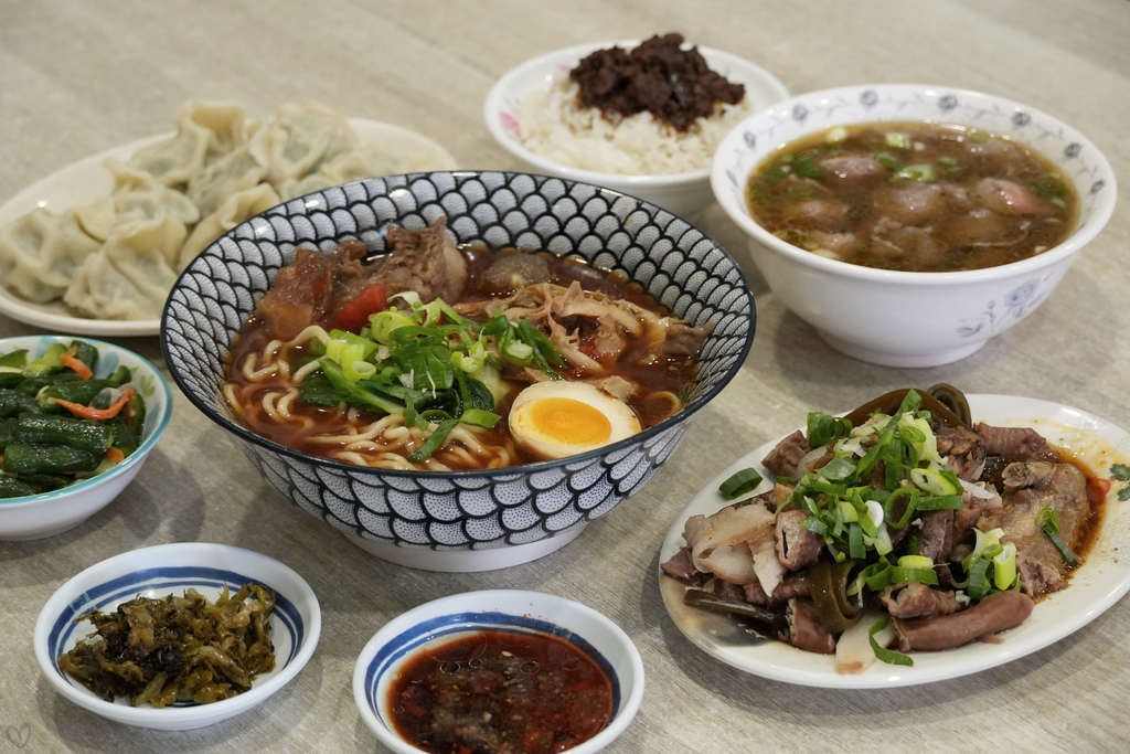 【台中西區美食推薦】牛谷飲食店｜鄰近向上市場美食 牛肉麵牛肉
