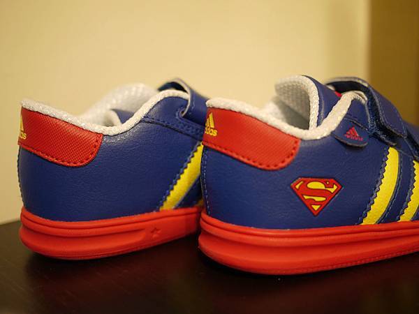 adidas_superman_04.jpg