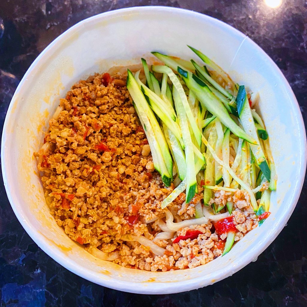 [台北小吃]內湖區港墘站「兄弟麵館內湖店」平價大份量獨創特色乾麵/口味特別又創新/麵條彈牙/小菜樣樣都厲害/附菜單