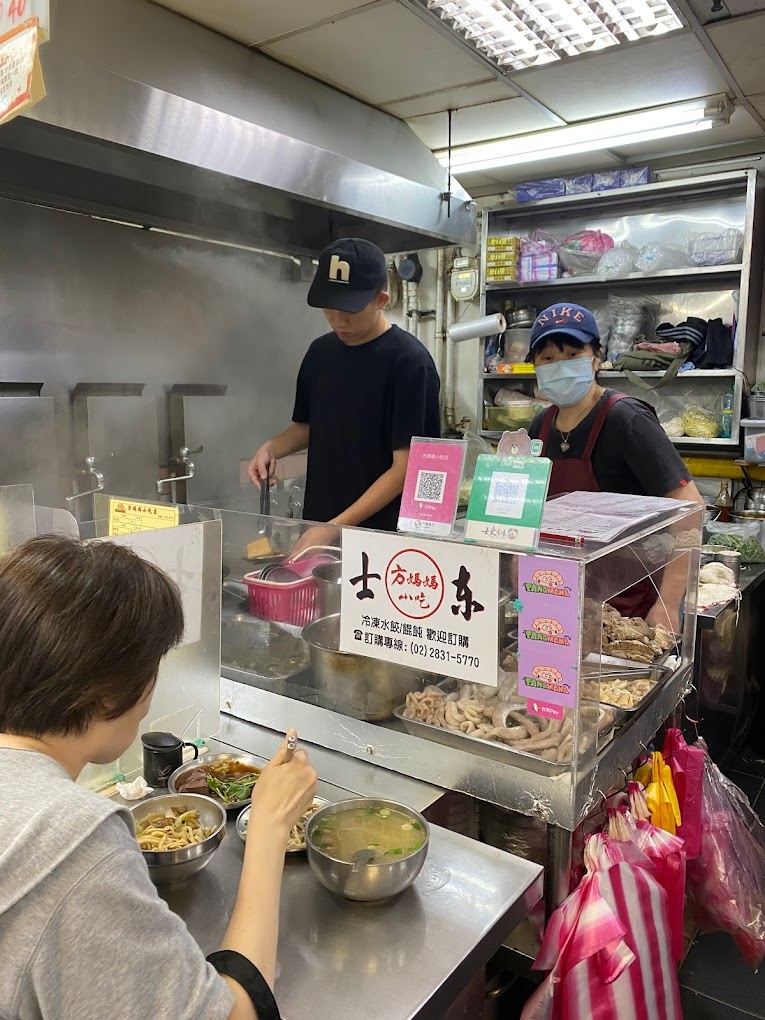 [台北小吃]士林芝山站「方媽媽小吃店」市場內的傳統乾淨又高c