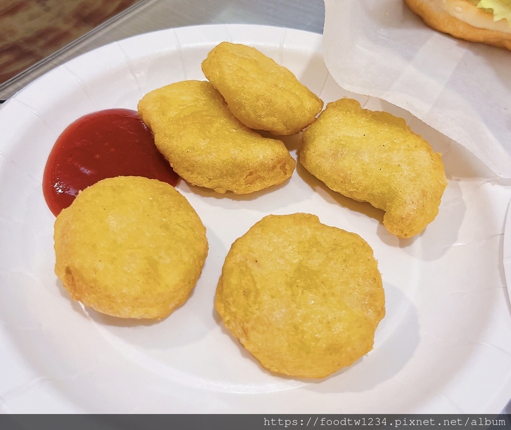 [台北早午餐]內湖區港墘站「萬伽香早餐店」超強大的蔬菜蛋餅/